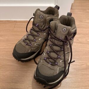 Merrell Olive Green Women's Hiking Boots - 8.5